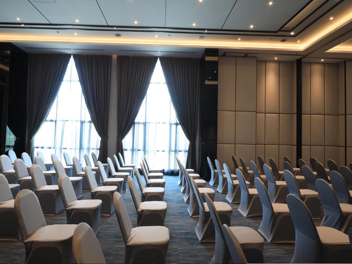 Fortune Saeng Chan Beach Hotel Rayong - Sha Plus Buitenkant foto