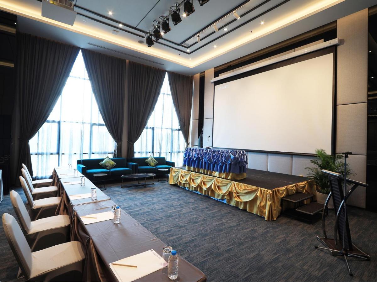 Fortune Saeng Chan Beach Hotel Rayong - Sha Plus Buitenkant foto